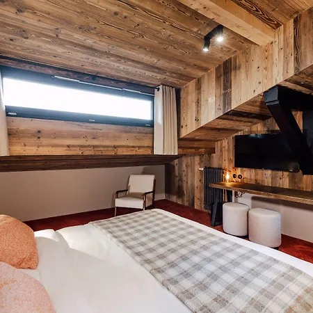 Névé Hotel 3*